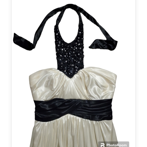 City Studio Gown - Picture 4 of 4